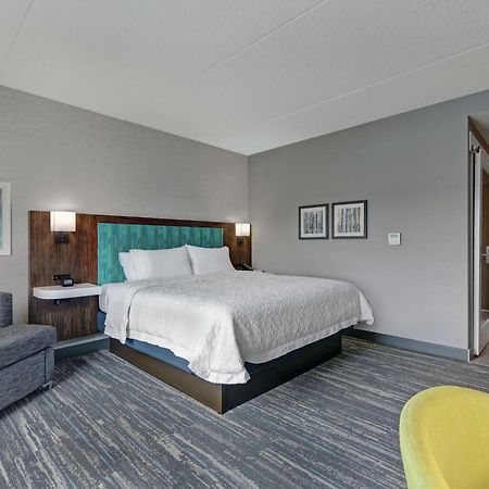 Hampton Inn Peterborough Buitenkant foto