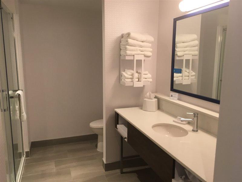 Hampton Inn Peterborough Buitenkant foto