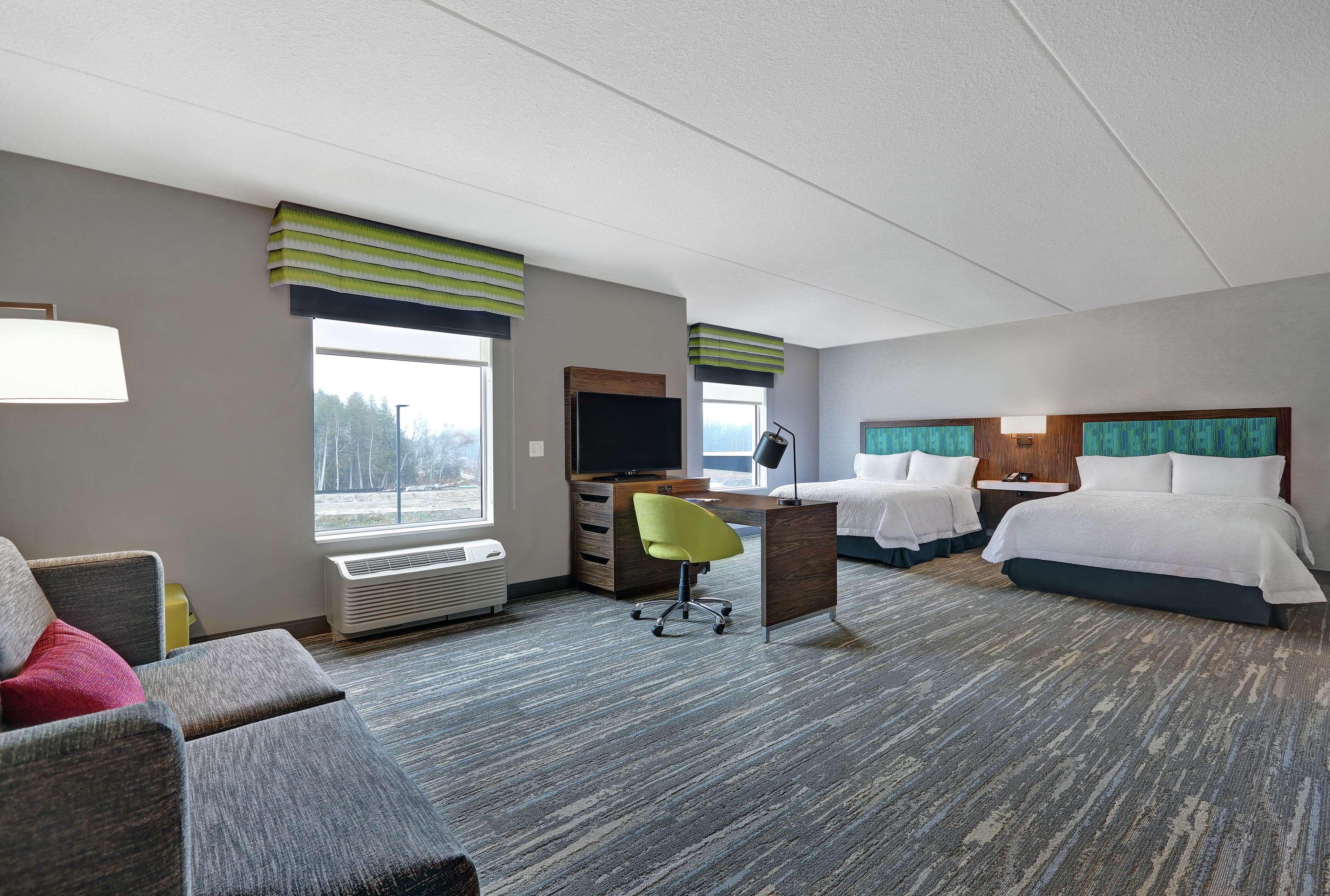 Hampton Inn Peterborough Buitenkant foto