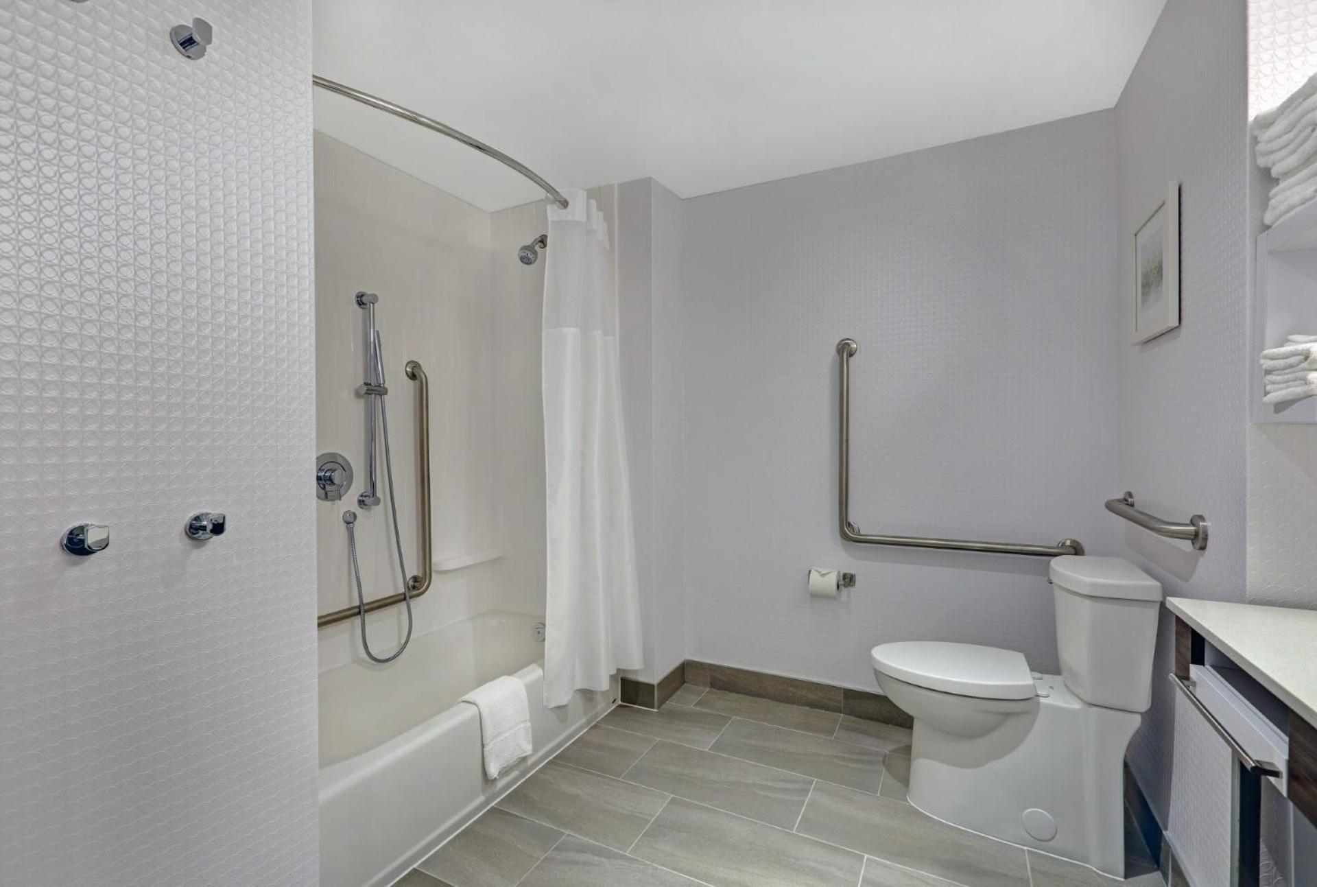 Hampton Inn Peterborough Buitenkant foto