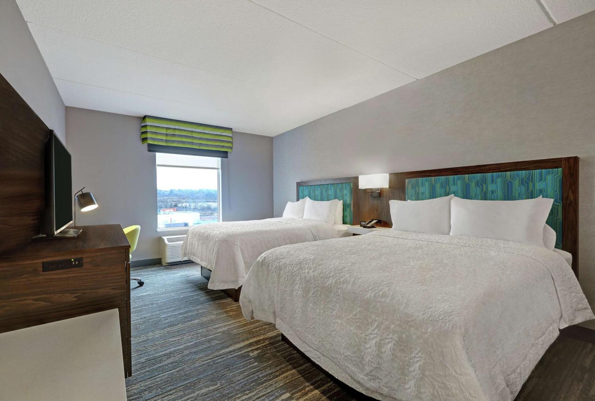 Hampton Inn Peterborough Buitenkant foto