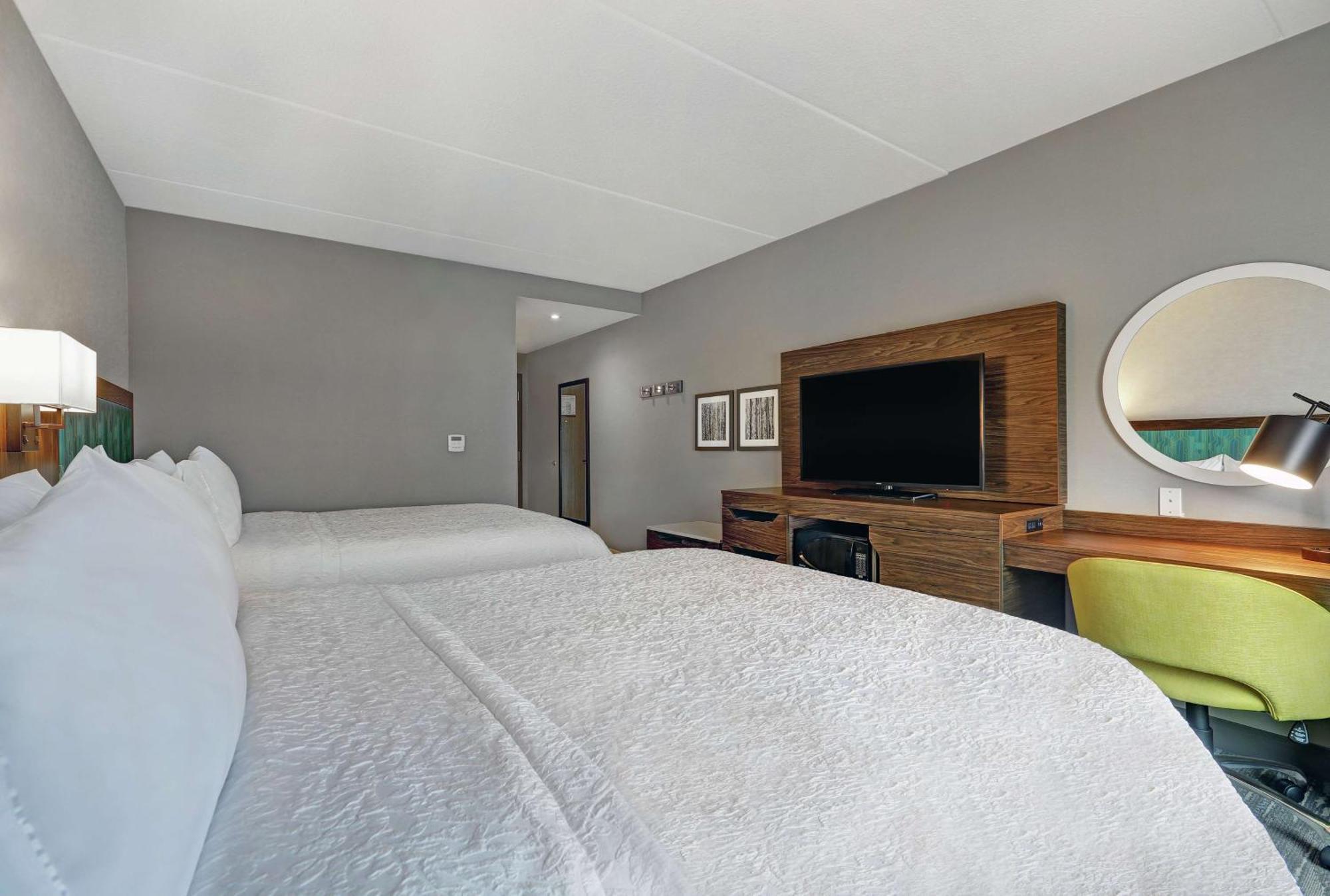 Hampton Inn Peterborough Buitenkant foto