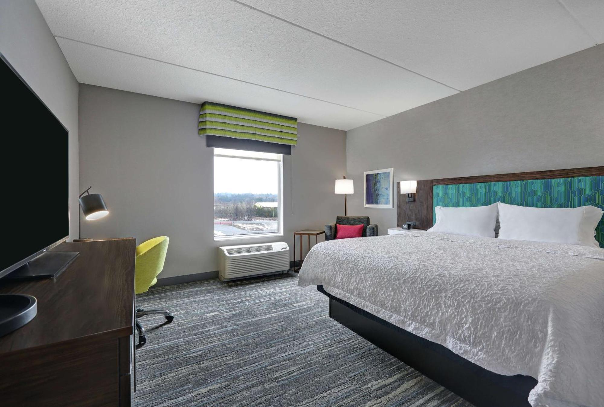 Hampton Inn Peterborough Buitenkant foto