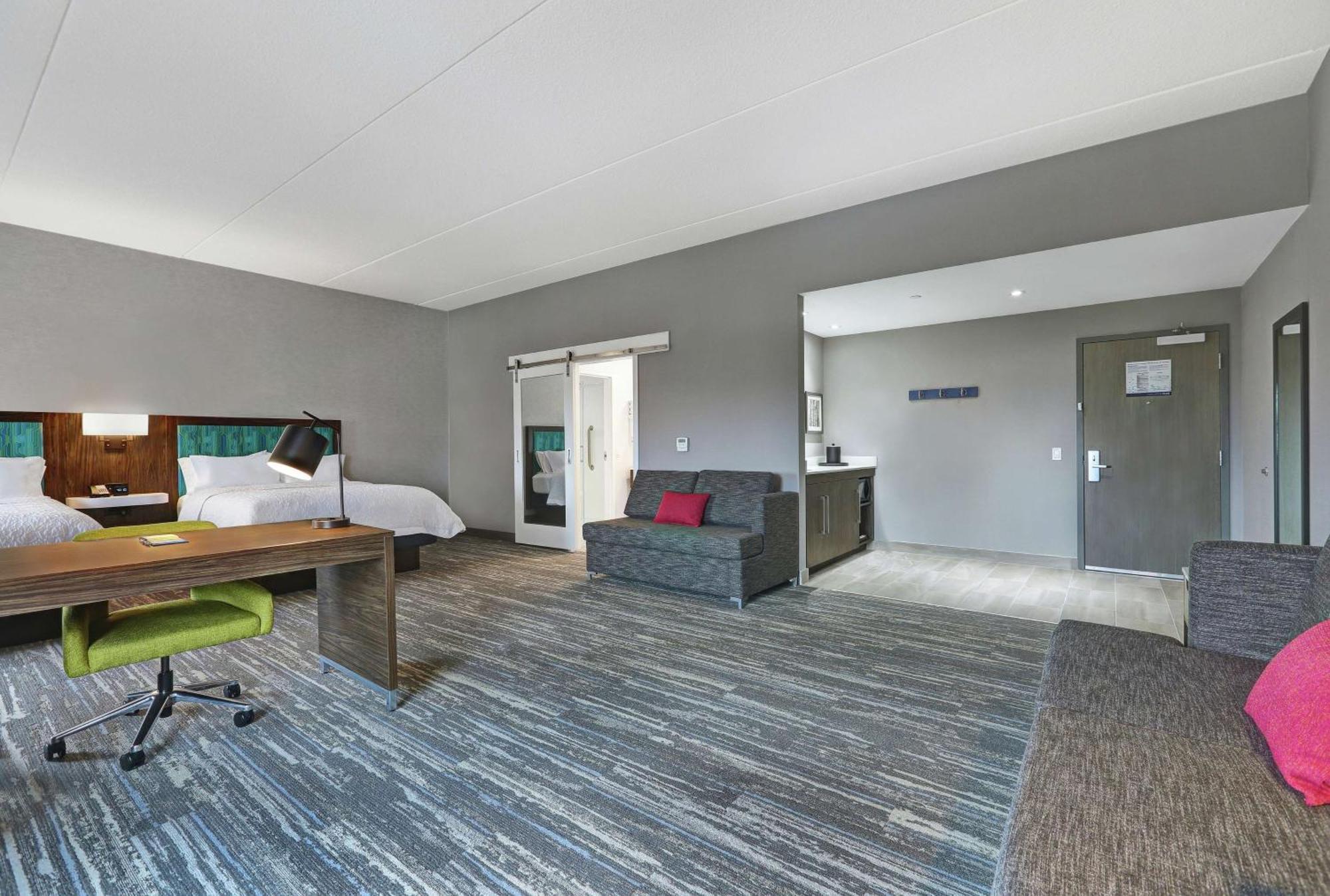 Hampton Inn Peterborough Buitenkant foto
