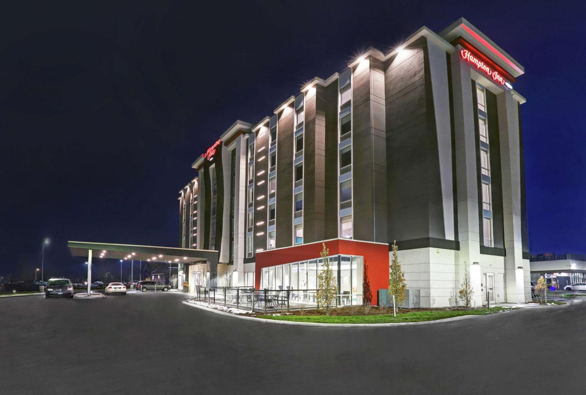 Hampton Inn Peterborough Buitenkant foto