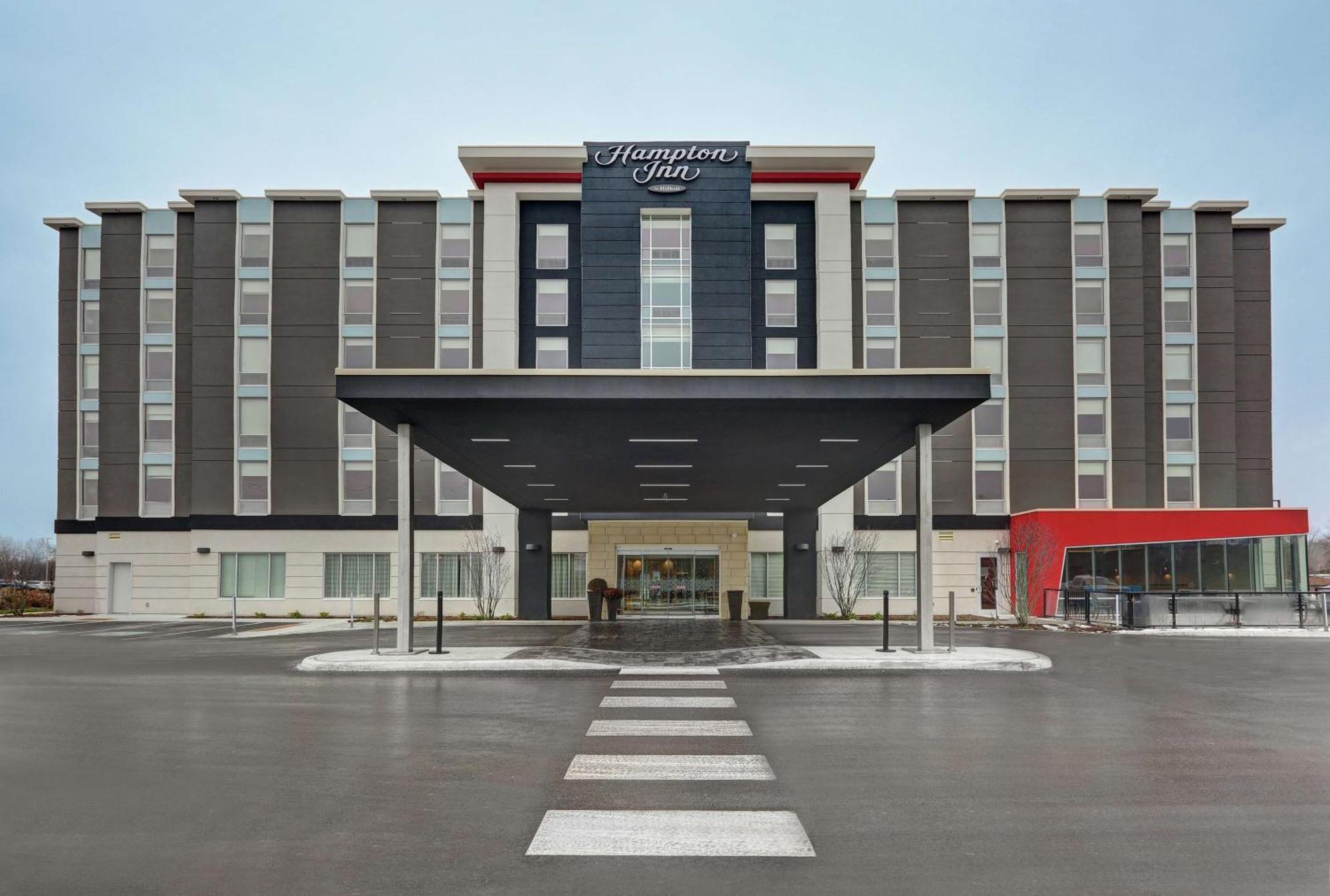 Hampton Inn Peterborough Buitenkant foto